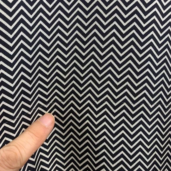 VERSACE Classic V2 Authentic Mens XL Silk Zig Zag Pattern Button Down Shirt - Picture 10 of 13